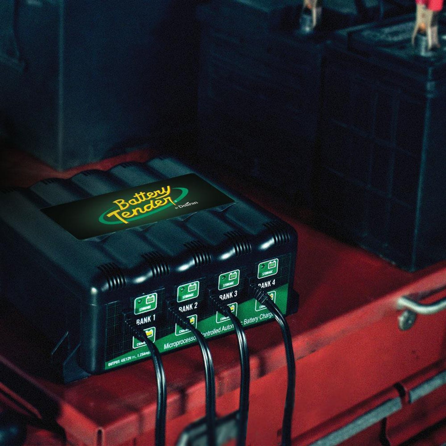 BATTERY TENDER MULTIPLE BANK PLUS BATTERY CHARGER