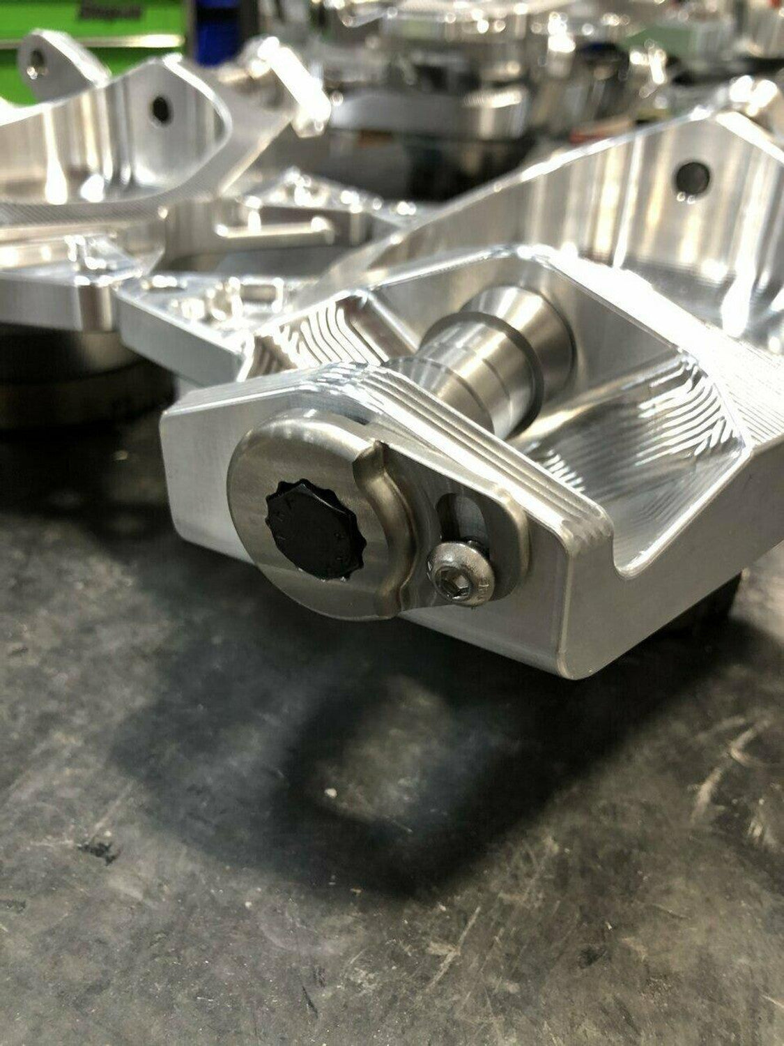 ZOLLINGER RACING PRODUCTS ZRP CAN-AM MAVERICK X3 7075 DOUBLE SHEAR KNUCKLE (FRONT) (PAIR) (CAPPED) (W/ WHEEL BEARINGS)